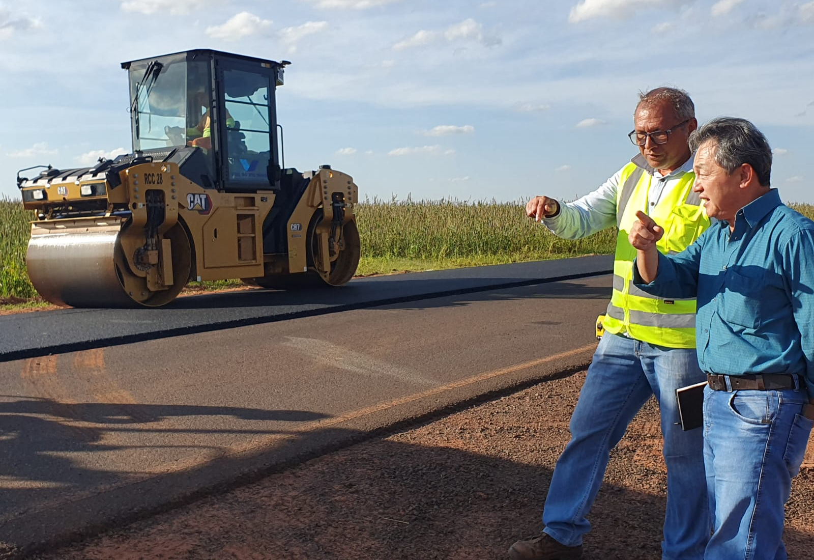 Obras de recapeamento em vicinais do município irão fortalecer cadeias produtivas locais