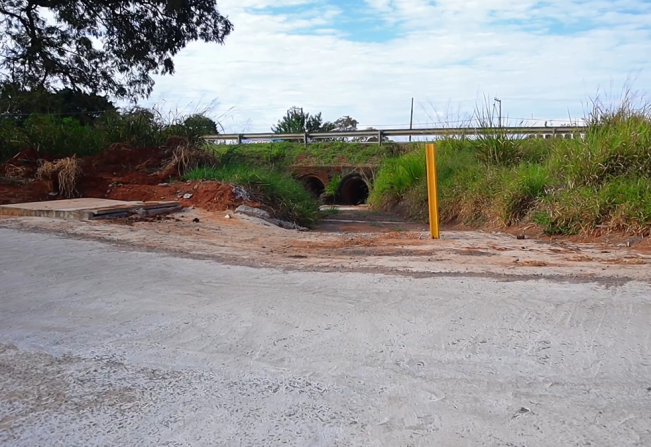 Prefeitura realiza melhorias no sistema de captação de águas pluviais no Lina Leuzzi