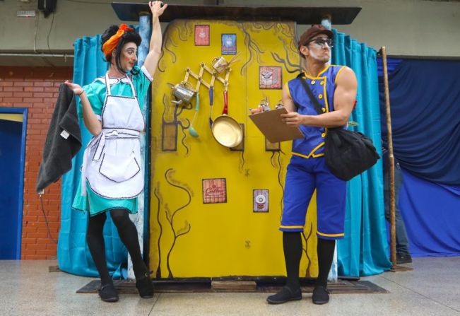 Peça teatral gratuita sobre educação financeira é exibida no CENE