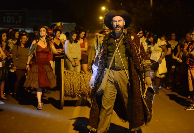 Espetáculo de rua ‘Terra abaixo, Rio acima’ será apresentado gratuitamente em Paraguaçu Paulista