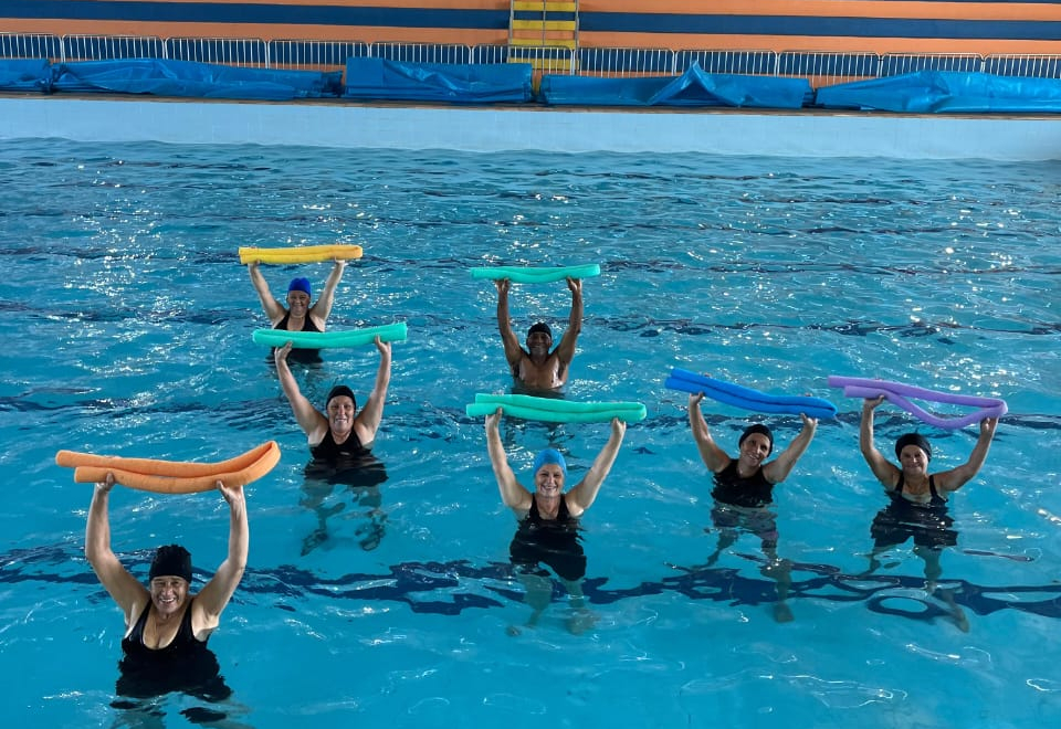 Prefeitura retoma aulas de hidroginástica e natação no 'Complexo Esportivo'