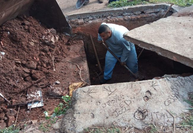 Limpeza de bueiros prossegue na Barra Funda 