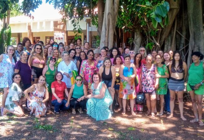 Integrantes dos grupos de Fortalecimento de Vínculos dos CRAS participam de confraternização