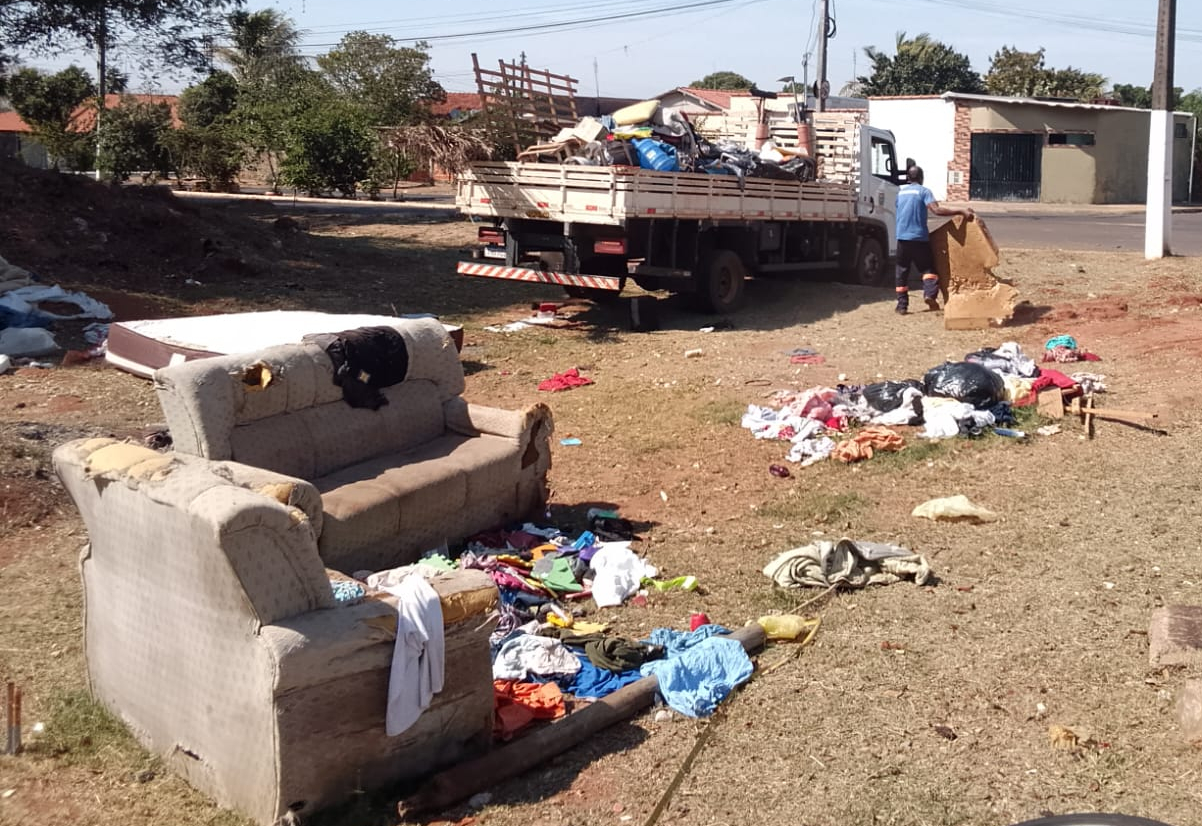 Descarte irregular volta a ocorrer no Jardim das Oliveiras e expõe falta de respeito com a comunidade