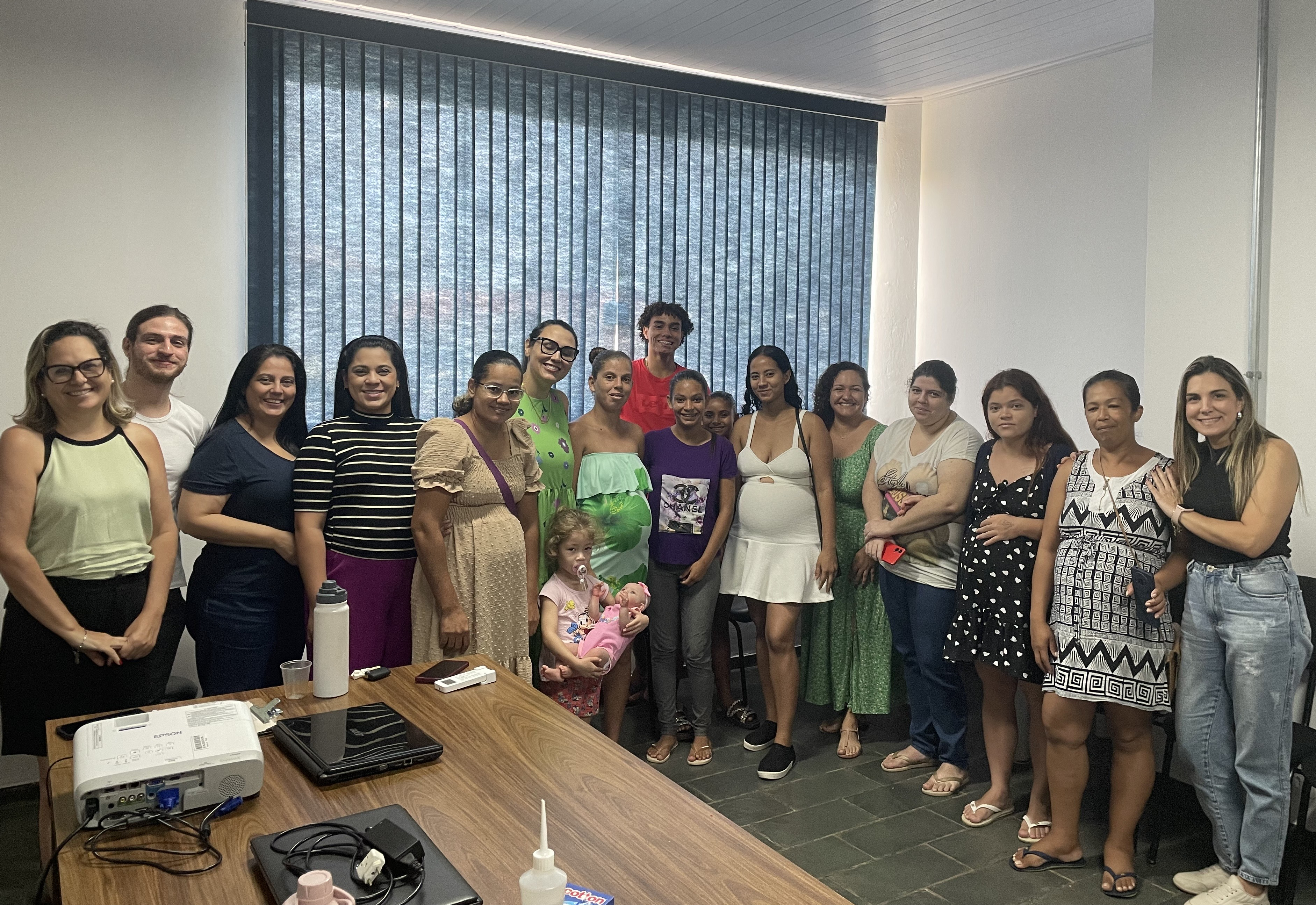 Cuidados Essenciais com Recém-Nascidos: Orientações da Dra. Lívia Távora no Programa Maternidade Real