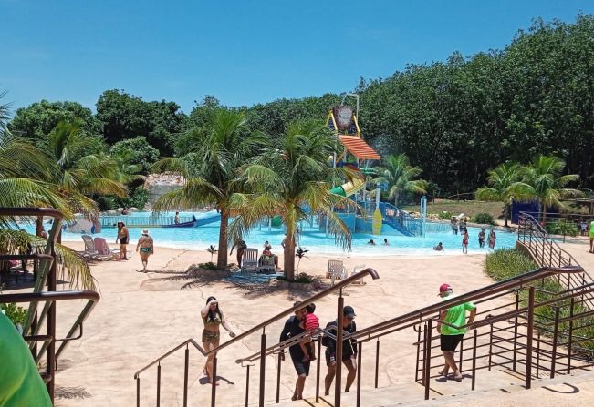 Crianças atendidas nos projetos da Assistência Social realizam passeio de encerramento das atividades do ano