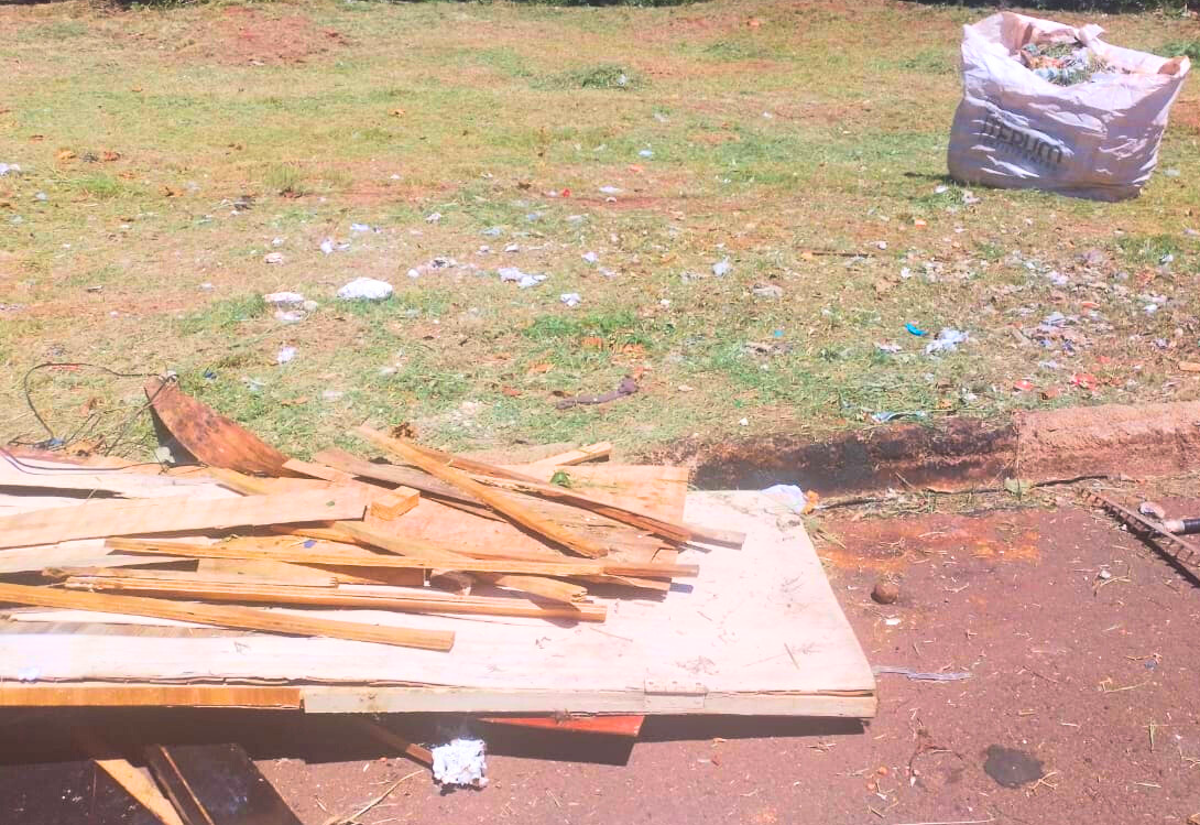 Mais uma vez: Cidadãos cometem crime ambiental e Prefeitura limpa a 'mata no Mário Covas'