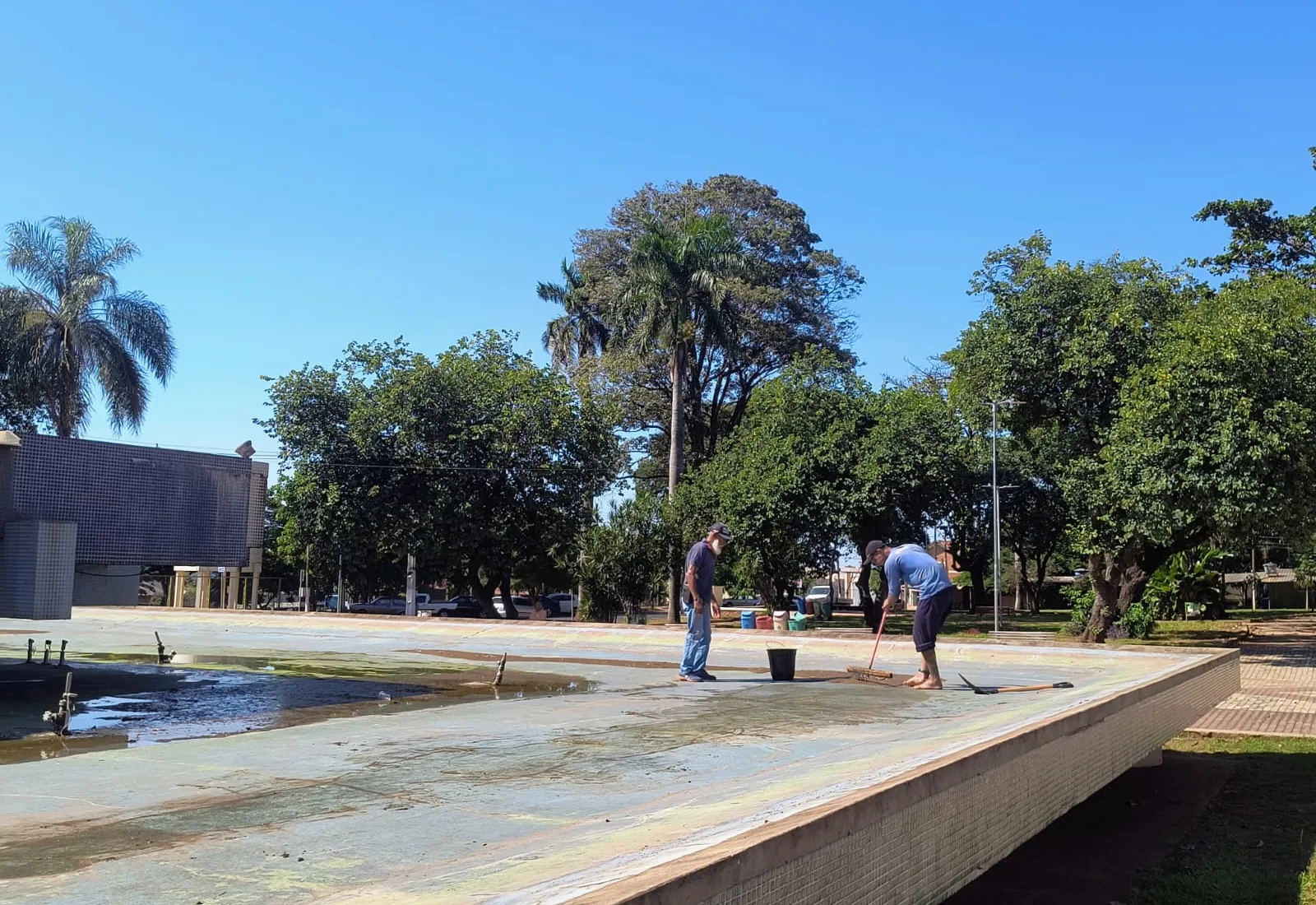 Fonte Luminosa passa por higienização e reforça combate a dengue