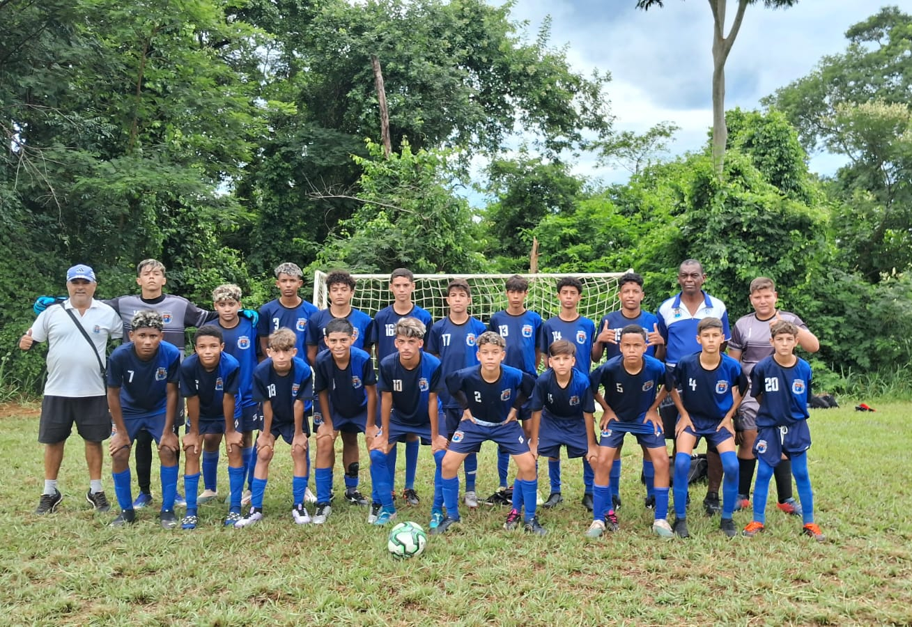 Jogadores de Paraguaçu participam de campeonato de futebol com times do Brasil, Paraguai e Bolívia