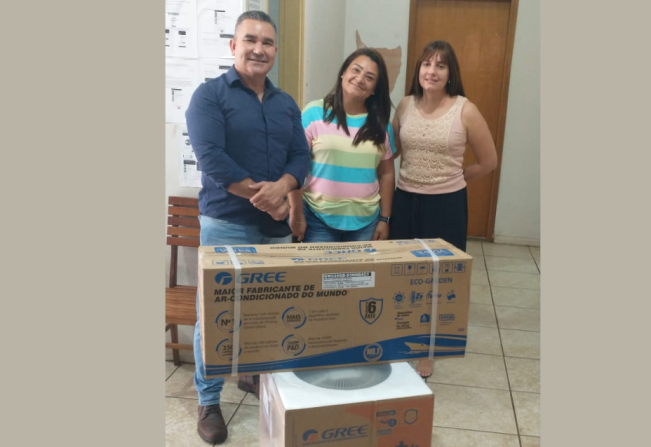 Procon recebe ar condicionado para conforto de usuários