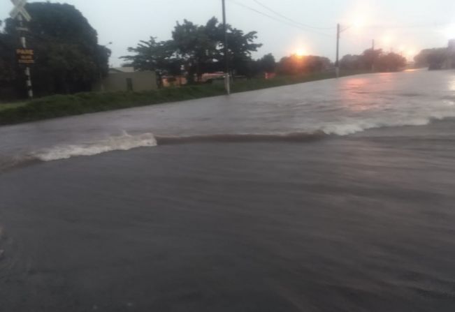 Chuva de 64 mm causa alagamentos e quedas de árvores em Paraguaçu
