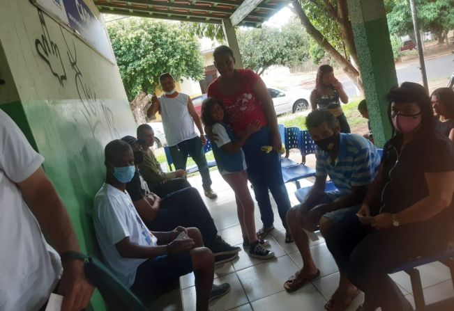 Usuários, familiares e servidores do Caps participam de bingo de chocolate