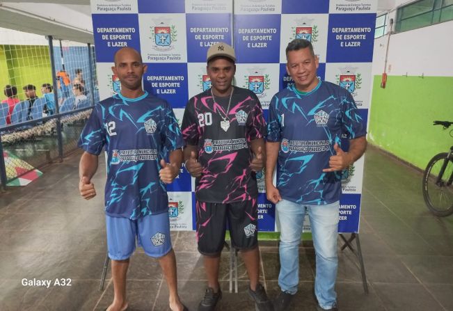 Uniformes esportivos adquiridos através de Emenda Impositiva são entregues a atletas do Lina Leuzzi, em Paraguaçu Paulista