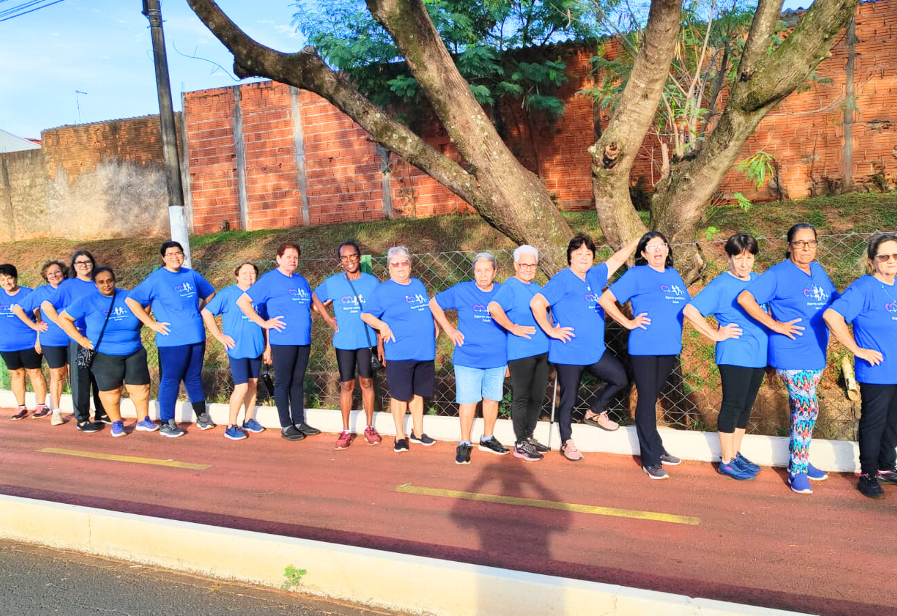 Caminhada saudável com “Esporte Melhora a Idade”