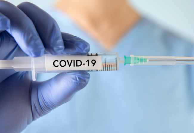 Segunda-feira tem drive de dose 2 para 67 anos