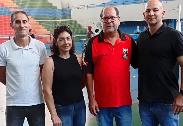 Secretário de Esportes de Apucarana visita as instalações da Piscina Municipal de Paraguaçu
