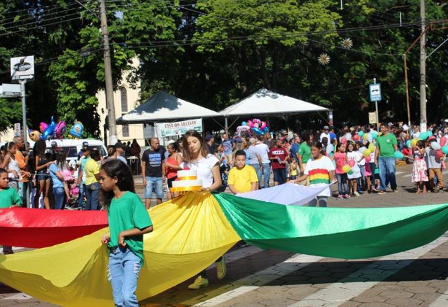 Entidades interessadas em participar do desfile de 12 de Março devem se inscrever até dia 28