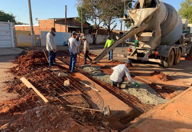 Parque das Acácias e Vila Marim recebem melhorias na drenagem