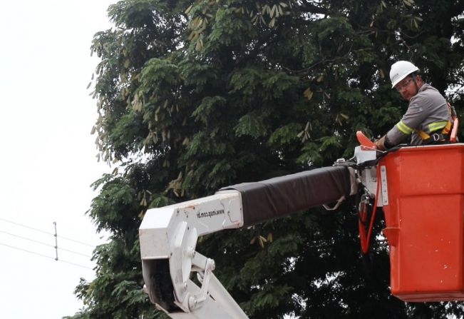 Iluminação pública de Paraguaçu recebe luminárias de led