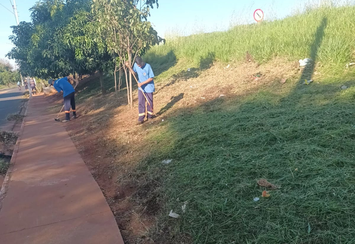 Limpeza revitaliza a Avenida Perimetral e valoriza a região do Distrito Industrial