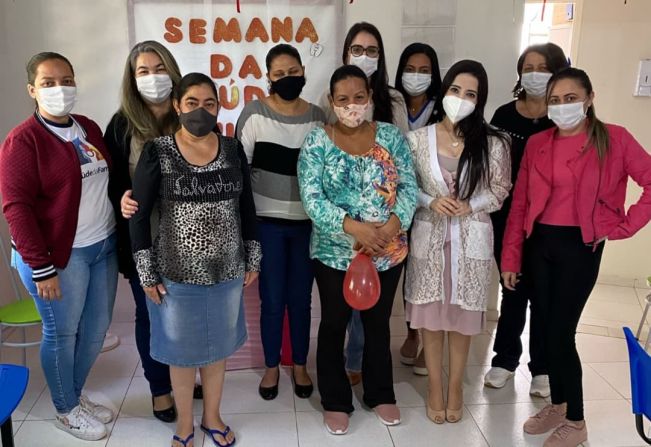 Ação conscientiza mães sobre saúde bucal 