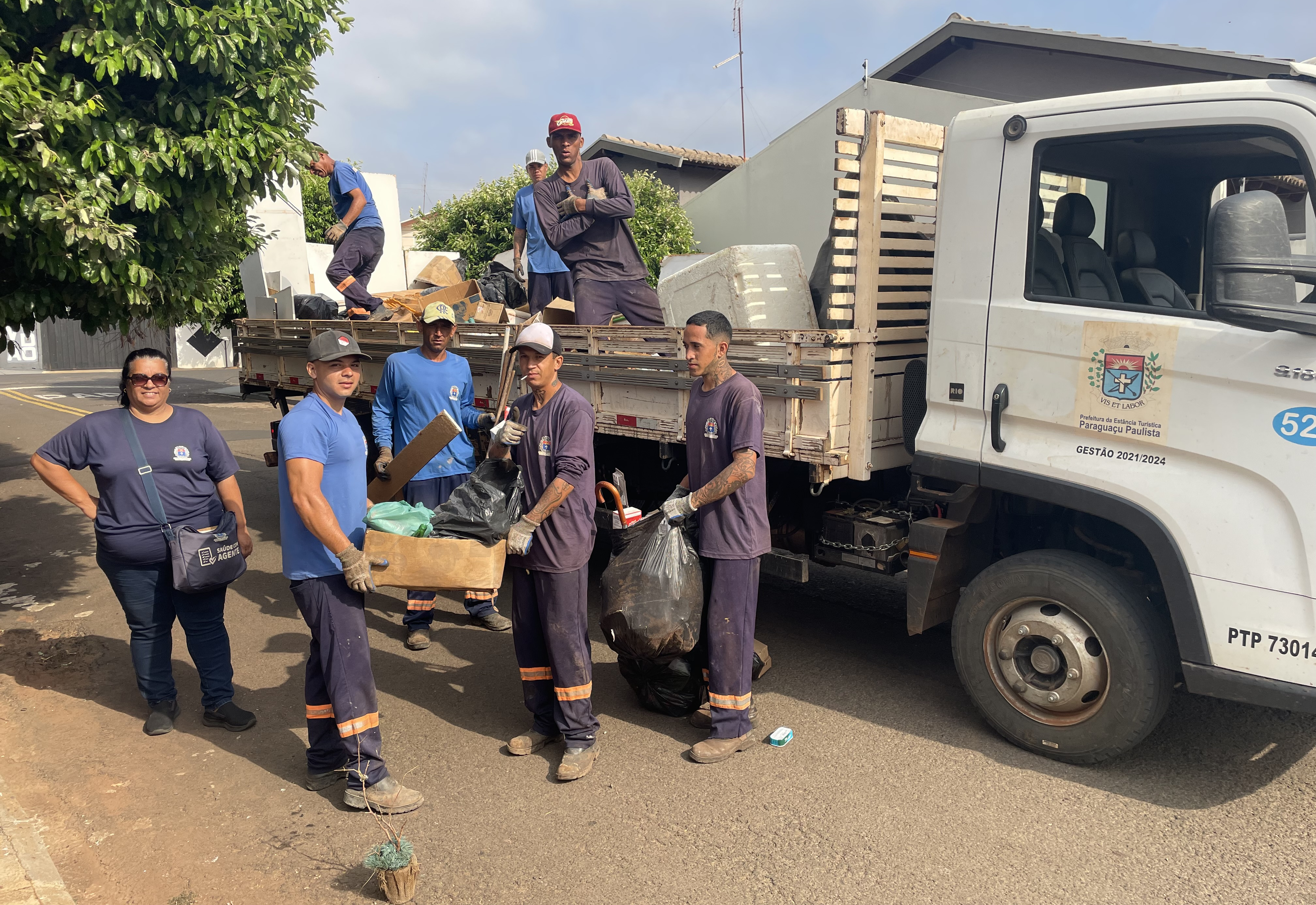 Agentes de Saúde e Endemias reforçam a população sobre a Campanha Paraguaçu Contra a Dengue