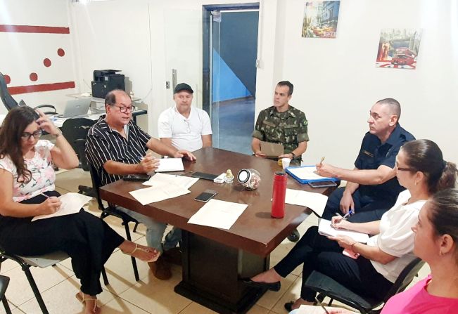 Prefeitura, TG, PM e GM se reúnem para organizar o desfile do Centenário de Paraguaçu Paulista