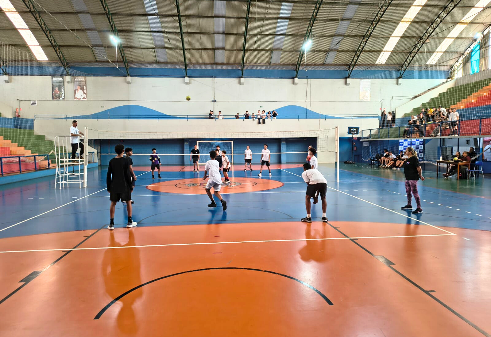 Voleibol movimenta os Jogos Escolares e reúne alunos da sede e distritos de Paraguaçu