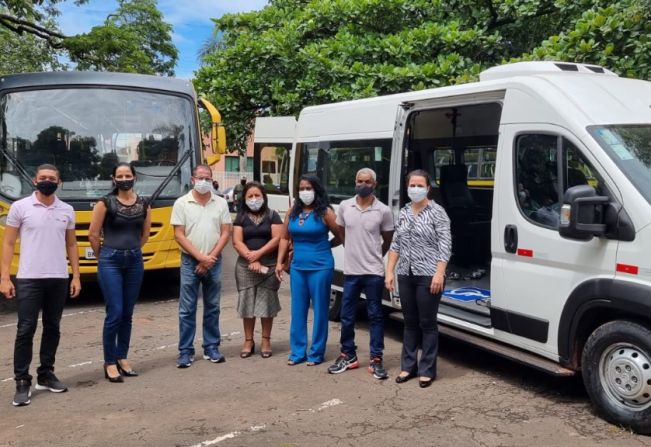 Diretora do Departamento de Educação recebe Vereadores