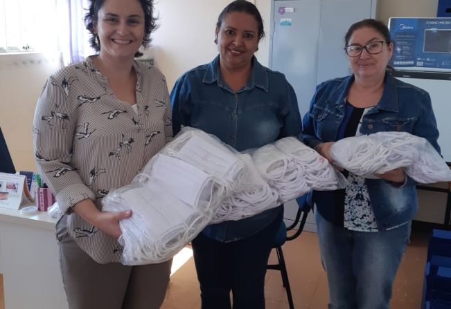 Fundo Social entrega 1.000 máscaras confeccionadas na Oficina de Geração de Renda para o Departamento de Saúde