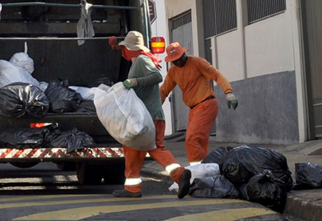 Coleta de Lixo no Centro permanecerá à tarde