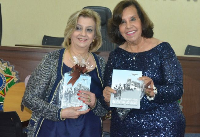 Em noite memorável, é entregue material do documentário 'Paraguaçu Paulista: da Flecha ao Avião'