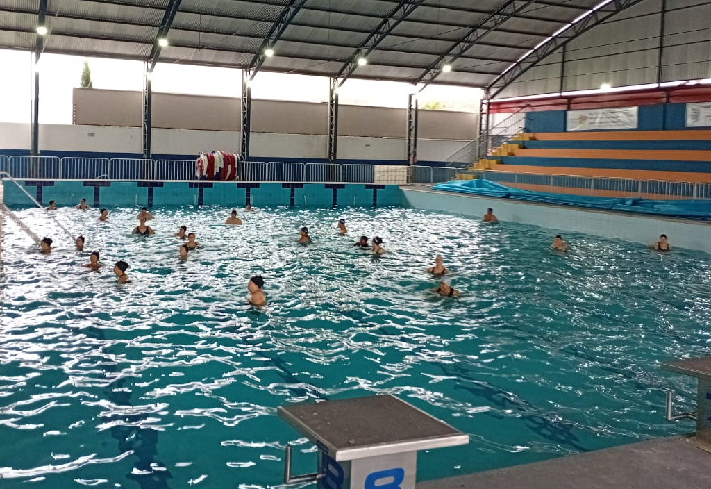 Piscina Municipal reabre com água aquecida a 30°C e nova estrutura para os frequentadores