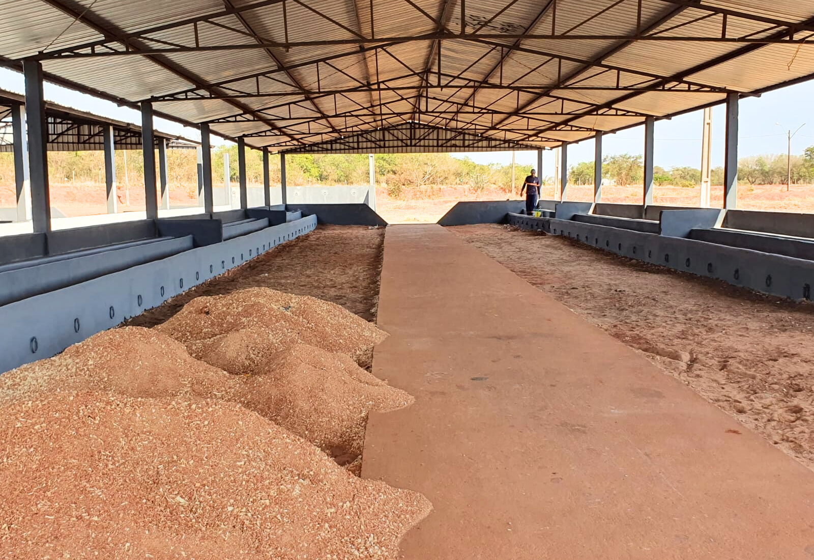 Galpões de animais estão sendo revitalizados do solo ao teto, para a Expo Paraguaçu 2025