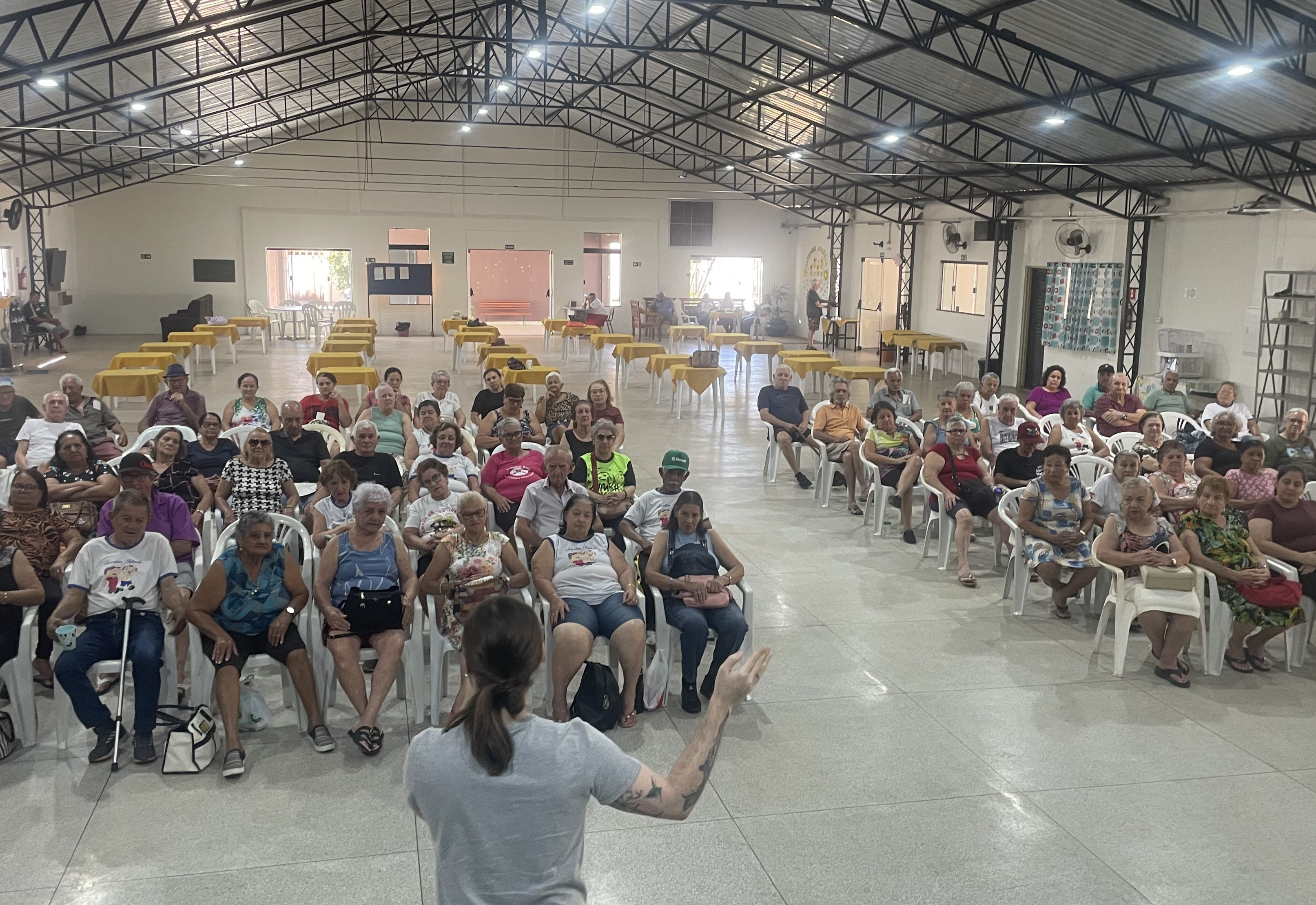 Secretaria de Saúde de Paraguaçu Paulista Realiza Ação Multidisciplinar no Centro de Convivência do Idoso