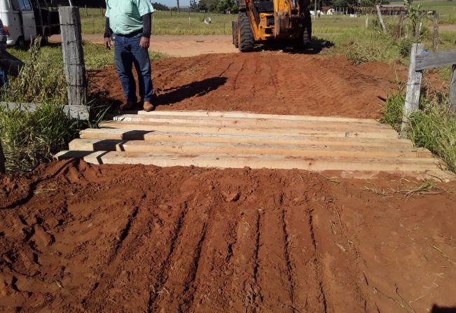 Prefeitura continua com manutenção de mata-burros