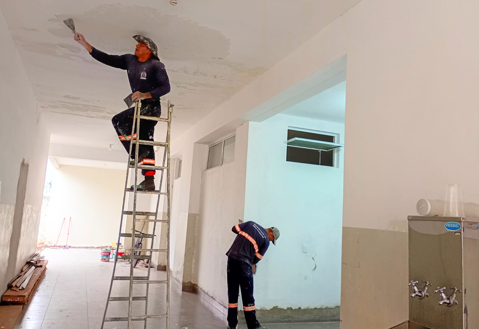 Velório Municipal recebe nova pintura e entra na fase final de revitalização