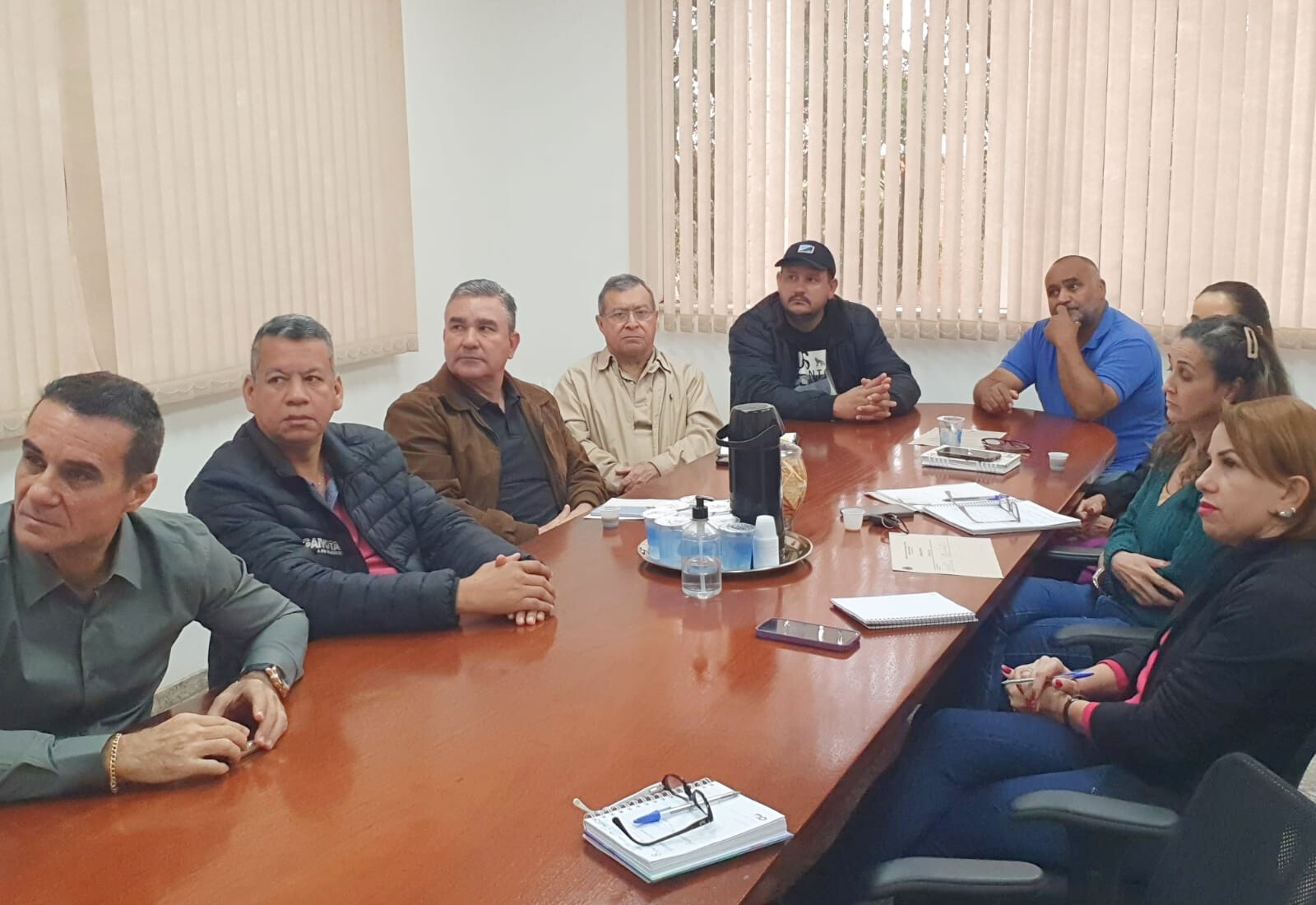 Prefeitura realiza reunião para traçar estratégias contra o descarte irregular de materiais