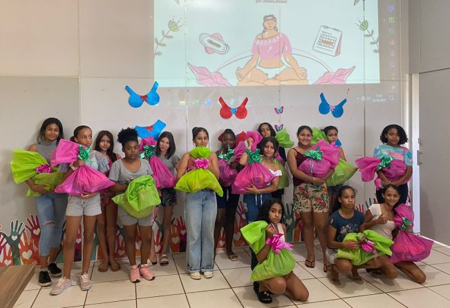 Projeto promovido pelo CRAS II distribui kits de higiene pessoal para adolescentes