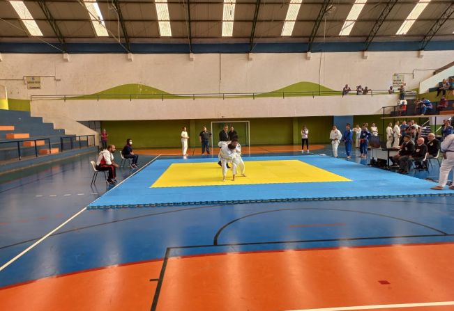 Primeira etapa do Jogos Abertos da Juventude terminou neste domingo com final do futebol, tênis de campo e Judô