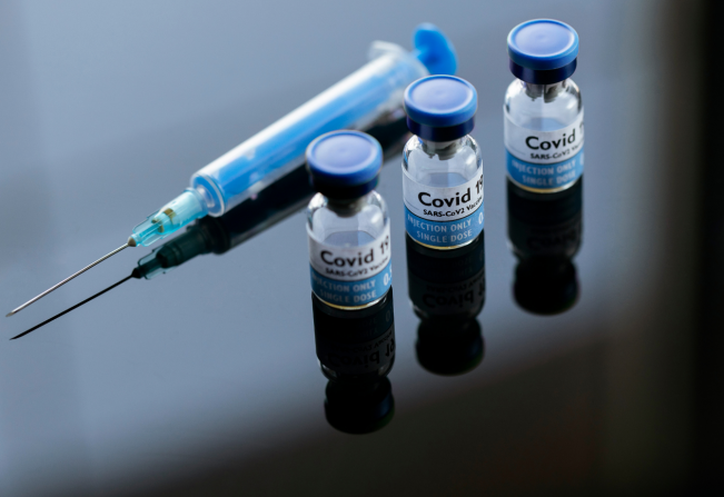 Trabalhadores da Saúde remanescentes recebem 1ª dose no dia 11