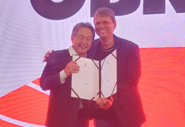 Prefeito Antian e governador Tarcísio assinam obras de recapeamento em vicinais de Paraguaçu Paulista