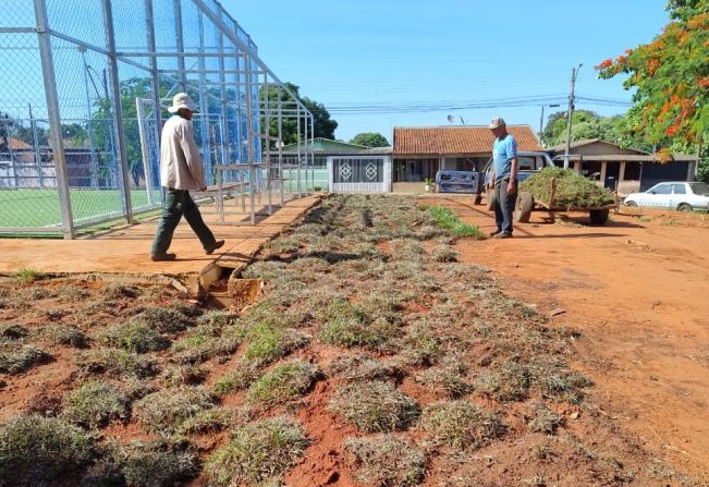 Prefeitura Municipal segue realizando benfeitorias próximo a equipamentos do Projeto Areninha