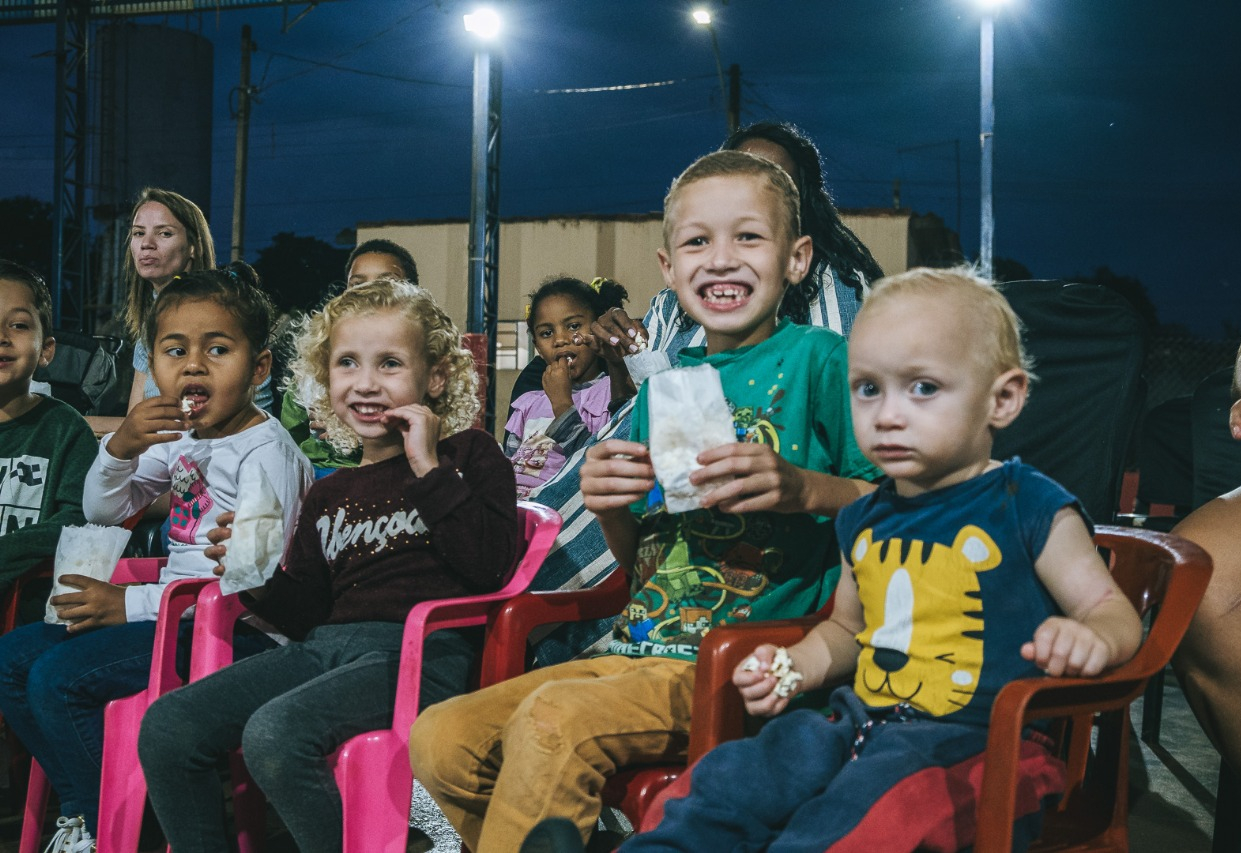 Secretaria Municipal de Cultura traz CineSolar ao distrito de Roseta