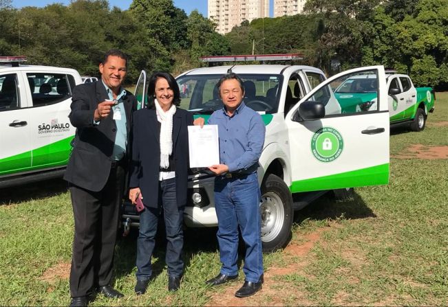 Prefeitura recebe veículo Pick Up caminhonete 
