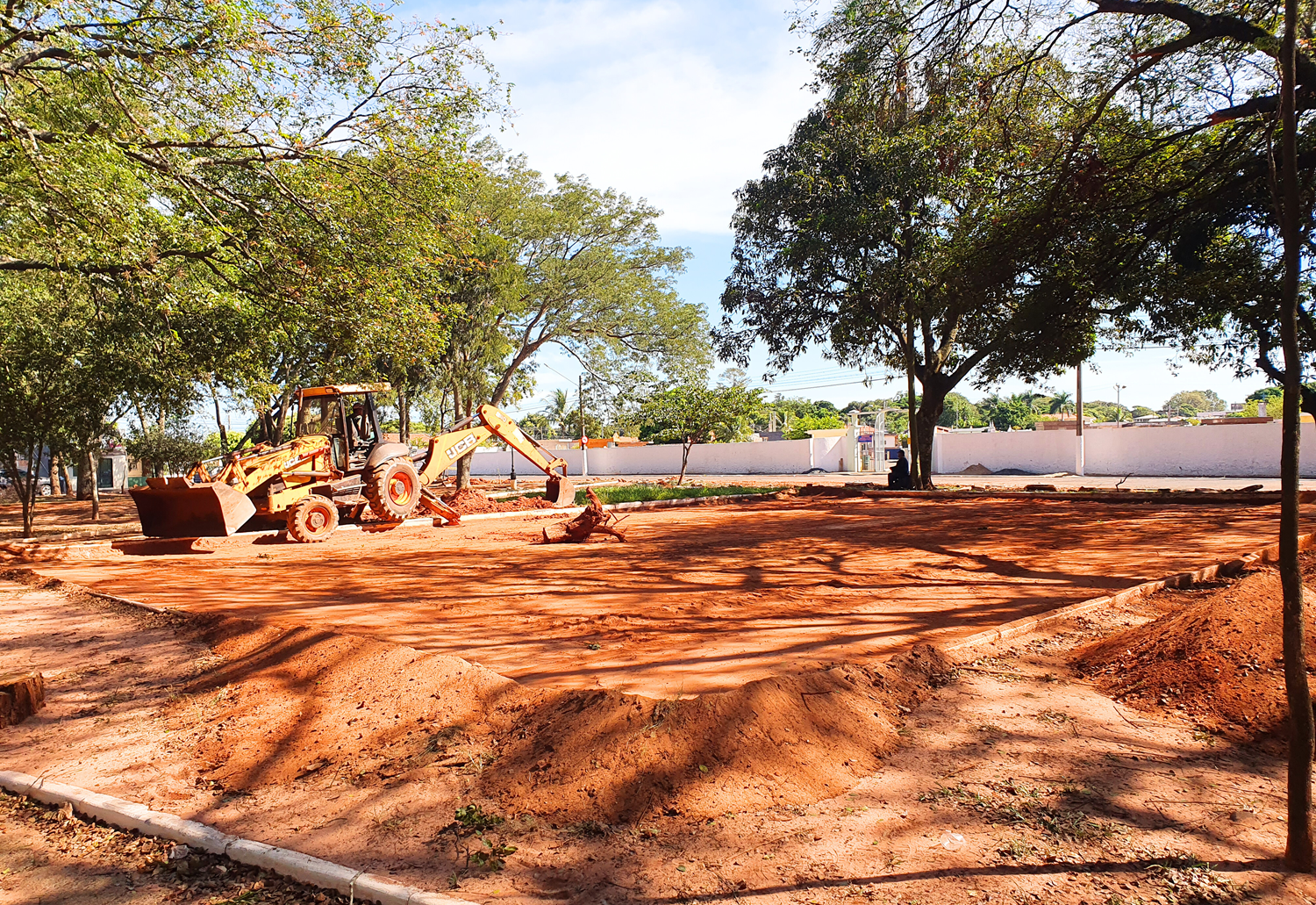 Além de estacionamento '45 graus', Paço Municipal terá nova quadra de areia 