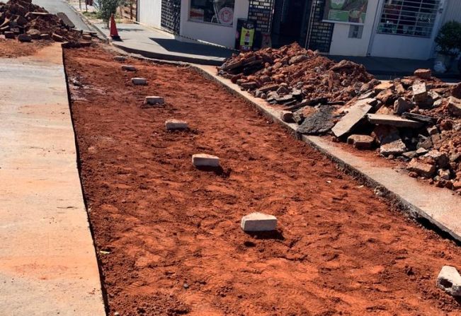 Trecho na avenida Brasil recebe dois sarjetões