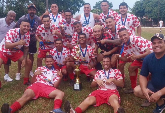 Torneio de Futebol Suíço movimentou o Banespinha no último domingo