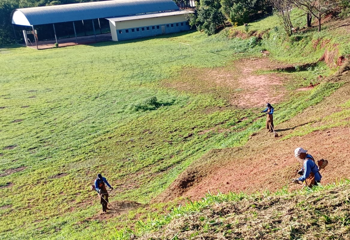 Prefeitura reforça limpeza no “Buracão” e pede apoio da comunidade para manter o espaço preservado