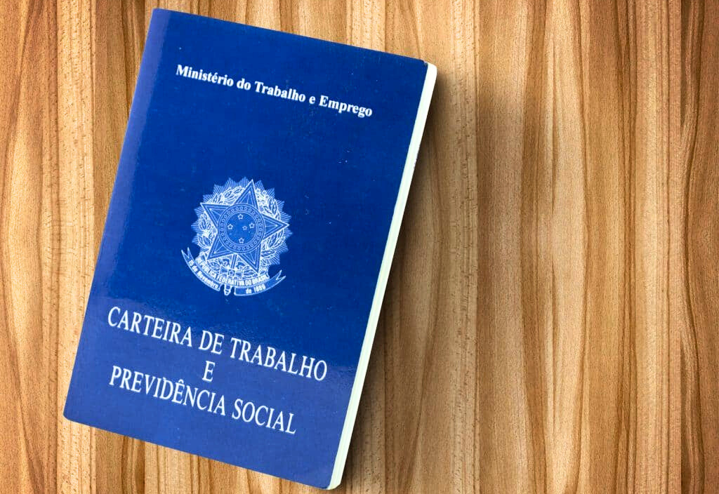 PAT está com vagas de emprego disponíveis para inspetor de alunos e auxiliar e limpeza